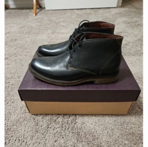 Johnston & Murphy Black Chukka Boots